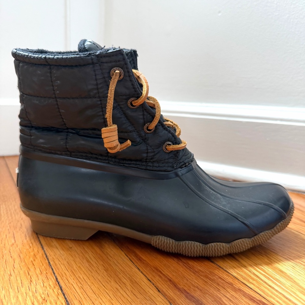 Sperry Saltwater Shiny Quilted Duckboot Black Side Zip Women’s Size 7